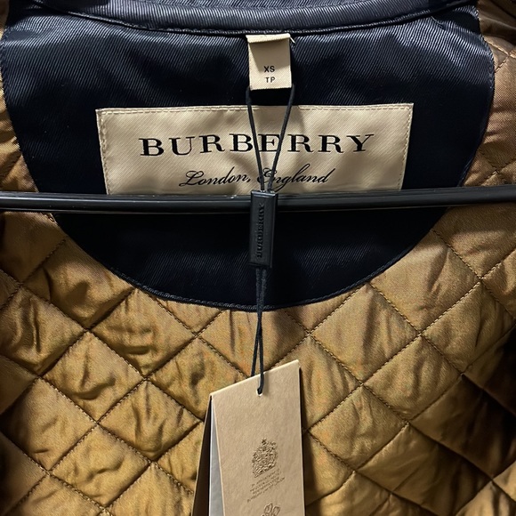 Authentic brand new jacket with tag attached - Picture 5 of 8